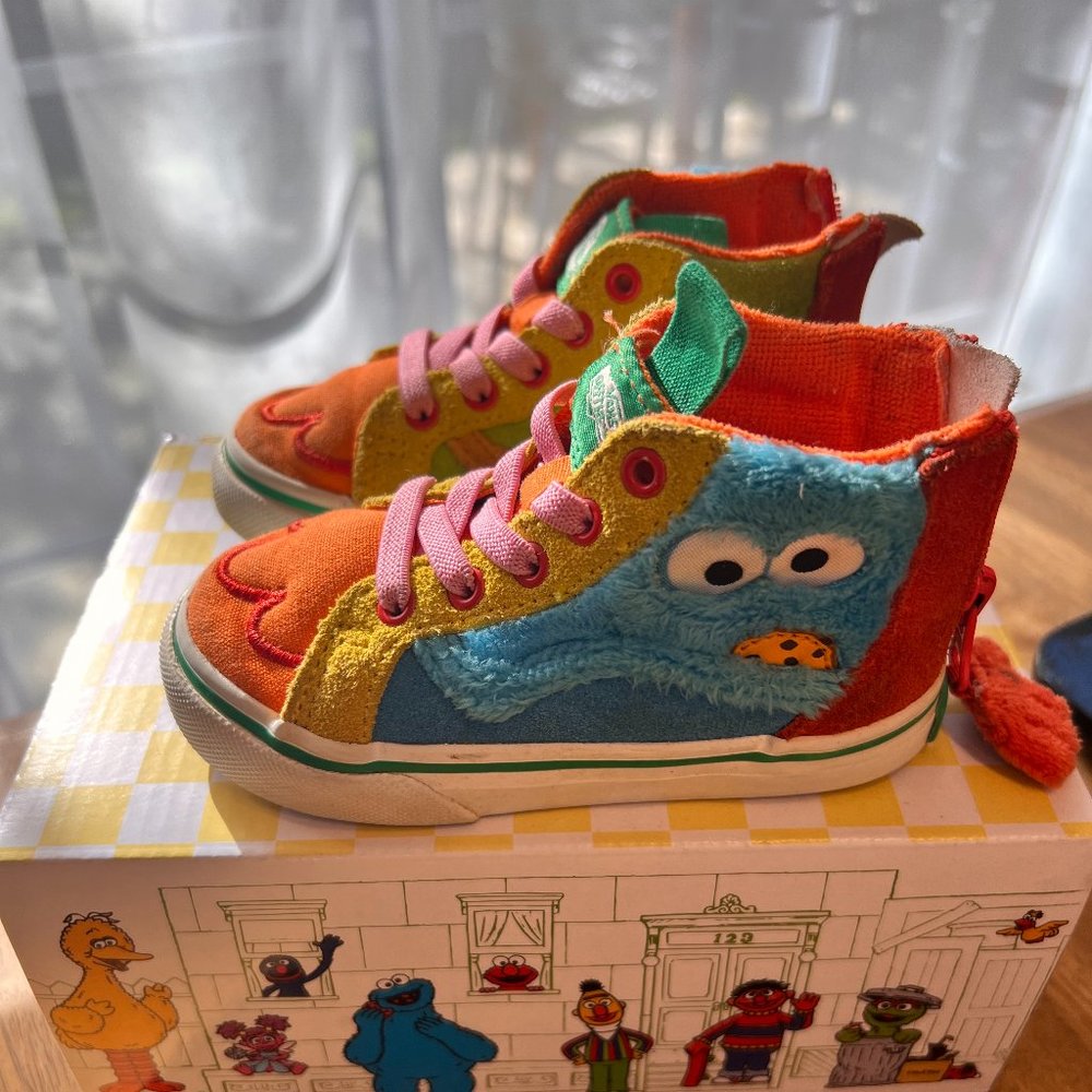 Vans SK8 Hi Zip Sesame Street